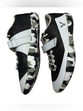 Velaasa Stones throwing shoes Snow Camo Men’s size 11.5, Women’s size 13
